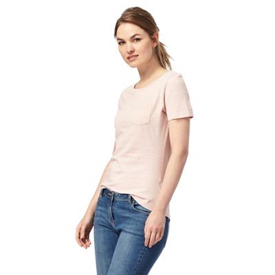 Light pink chest pocket t-shirt